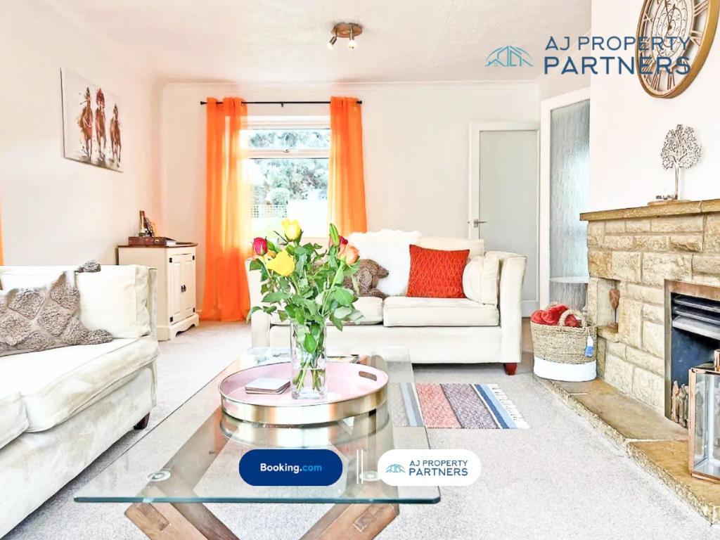 Premium Deal L Hill View Home L Last-Minute Offer L Cheltenham L Aj Properties L Perfect For Short Or Long Stays L 4Beds 4Bedrooms 外观 照片