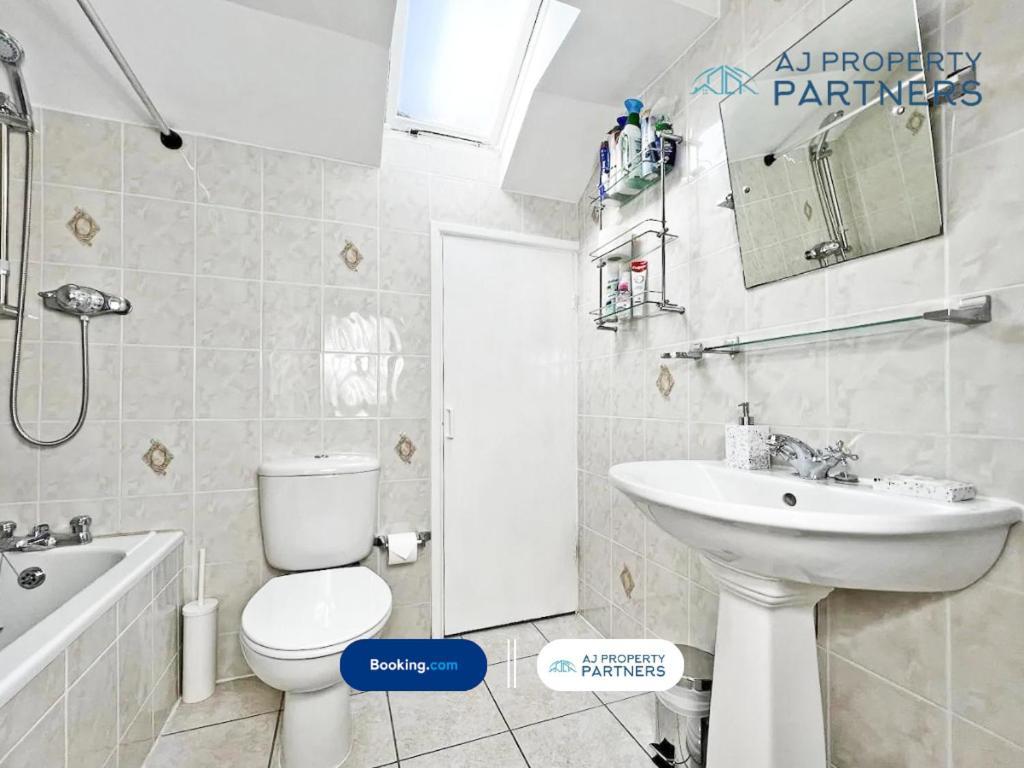 Premium Deal L Hill View Home L Last-Minute Offer L Cheltenham L Aj Properties L Perfect For Short Or Long Stays L 4Beds 4Bedrooms 外观 照片