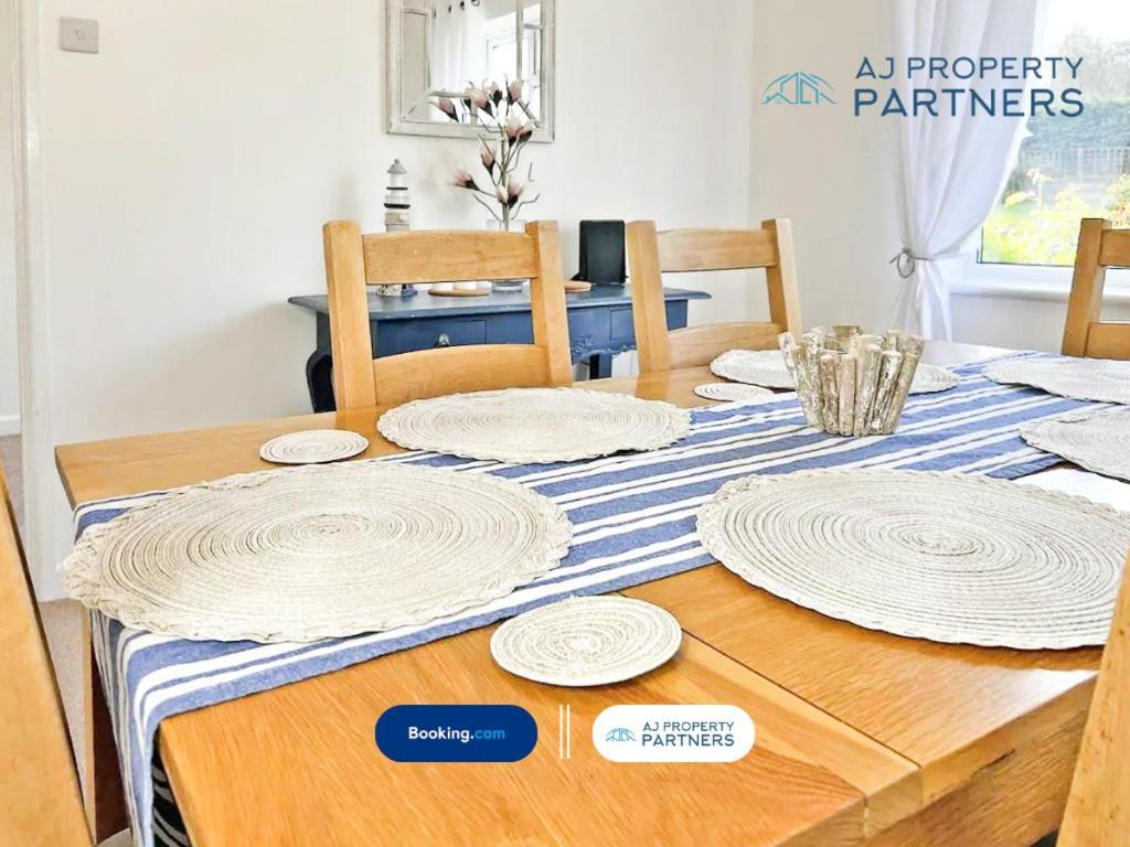 Premium Deal L Hill View Home L Last-Minute Offer L Cheltenham L Aj Properties L Perfect For Short Or Long Stays L 4Beds 4Bedrooms 外观 照片