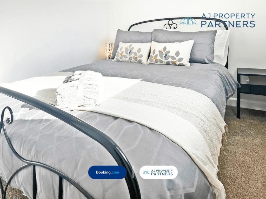 Premium Deal L Hill View Home L Last-Minute Offer L Cheltenham L Aj Properties L Perfect For Short Or Long Stays L 4Beds 4Bedrooms 外观 照片